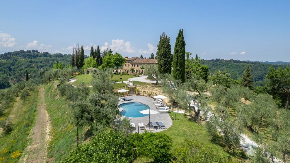 Landhäuser Zum Verkauf Auf Den Hügeln Von Lucca: Den Sommer Im Herzen Der Authentischsten Toskana Erleben