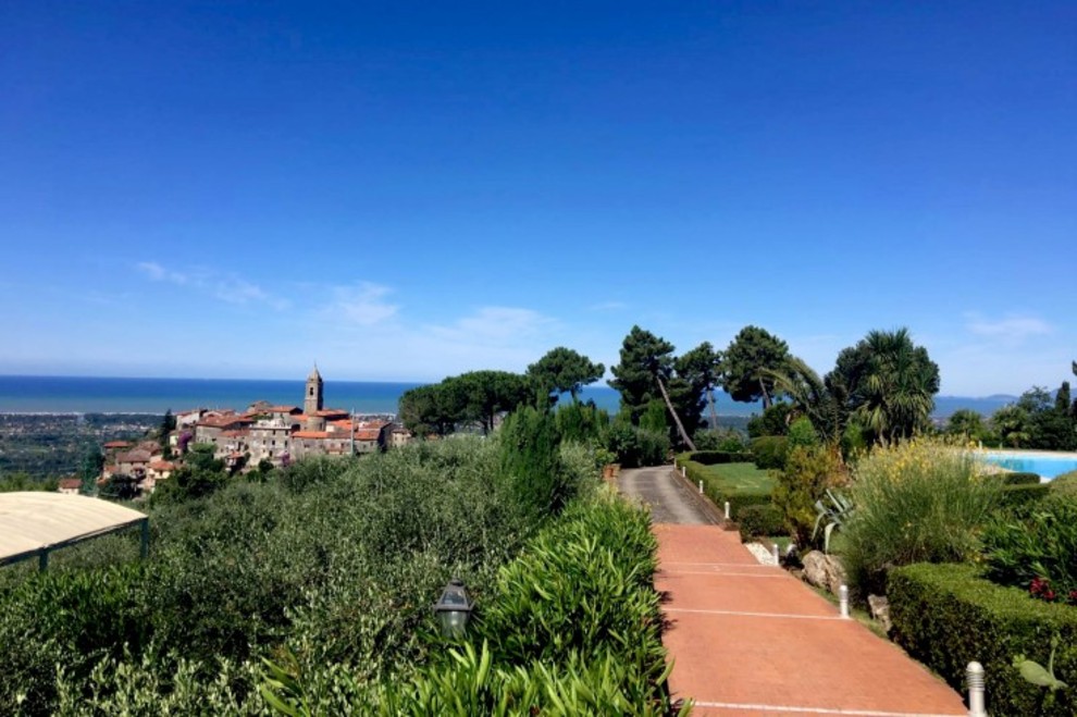 Dintorni di Camaiore, combinazione di paesaggi, scenari e ville di lusso in vendita