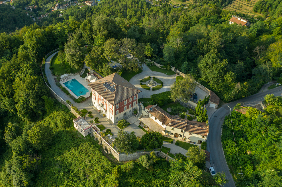 Versilia, Lucca, Pisa, and Liguria: the luxury real estate sector beats the pandemic