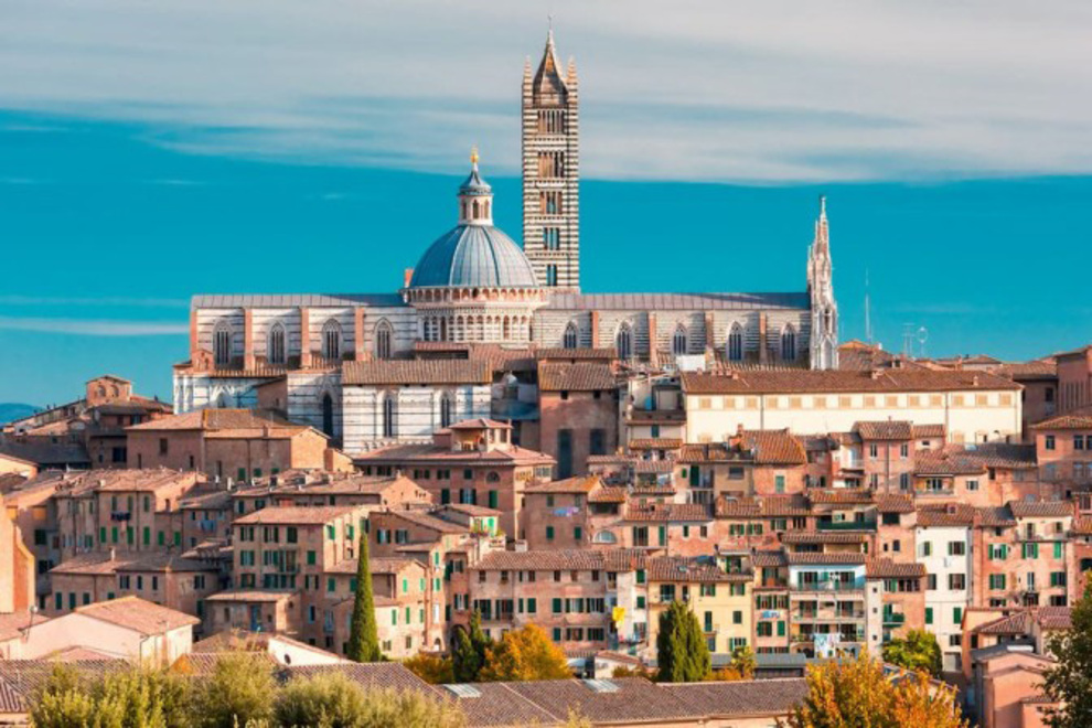 Siena and its surroundings, history, and luxury properties