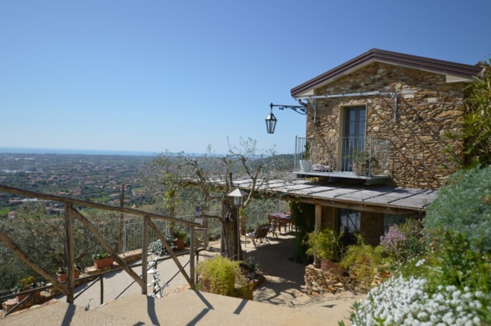 Prestigious farmhouses for sale in Tuscan riviera