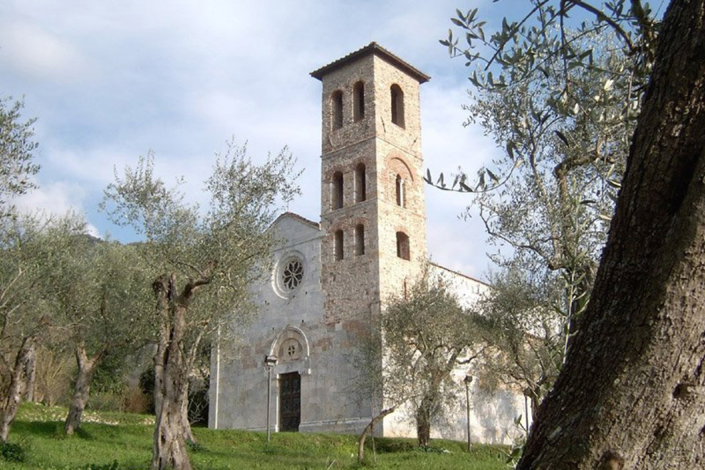 Cultura, storia e lusso a Pietrasanta, in Valdicastello Carducci