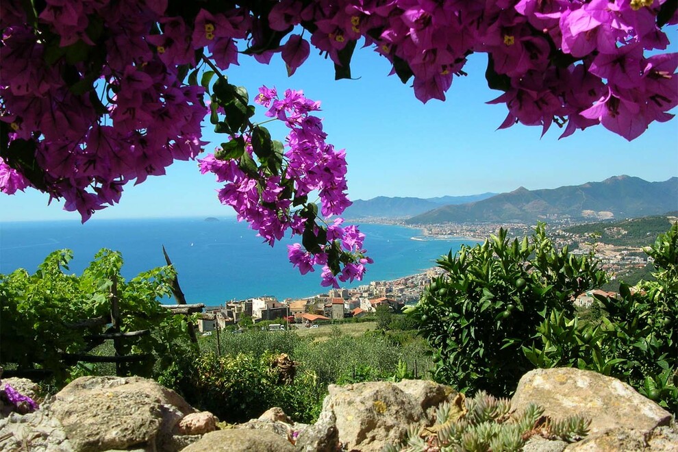 Abschied vom Winter, mit einer Villa in Ligurien an der Riviera di Ponente