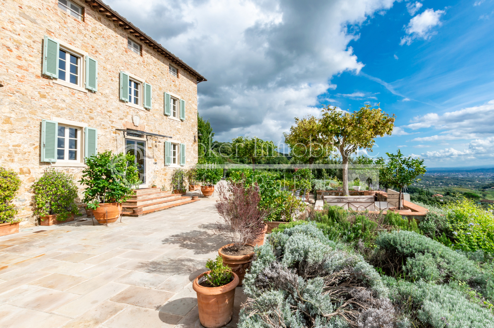 Italia irresistibile, le star straniere comprano casa in Toscana Italia irresistibile, le star straniere comprano casa in Toscana