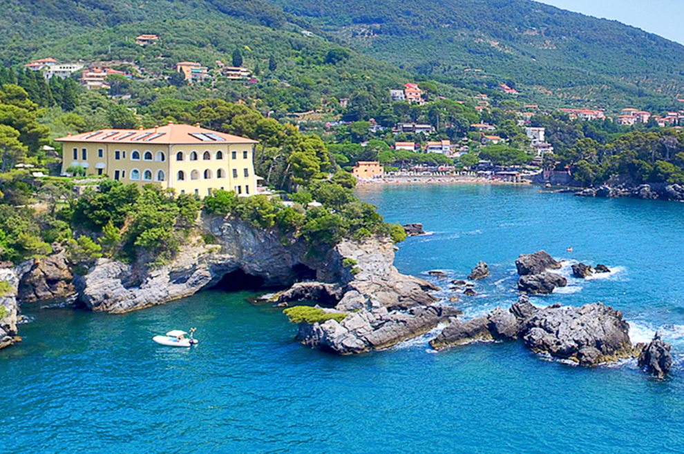 Ville di lusso in vendita a Lerici