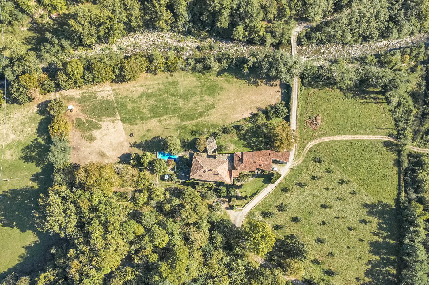 Exclusive property for sale in the Tuscan hills of Lunigiana Broker